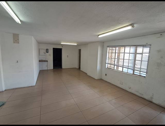 625M² WORKSHOP TO LET IN DUNCANVILLE